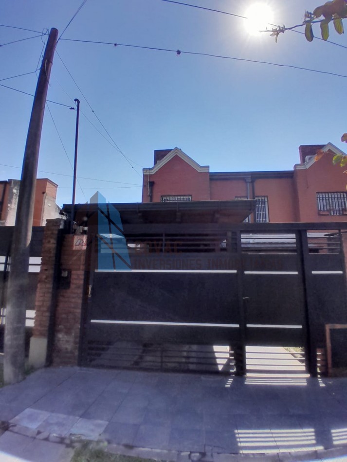 Venta - Duplex 3 Dormitorios con Pileta en Mendoza 4500
