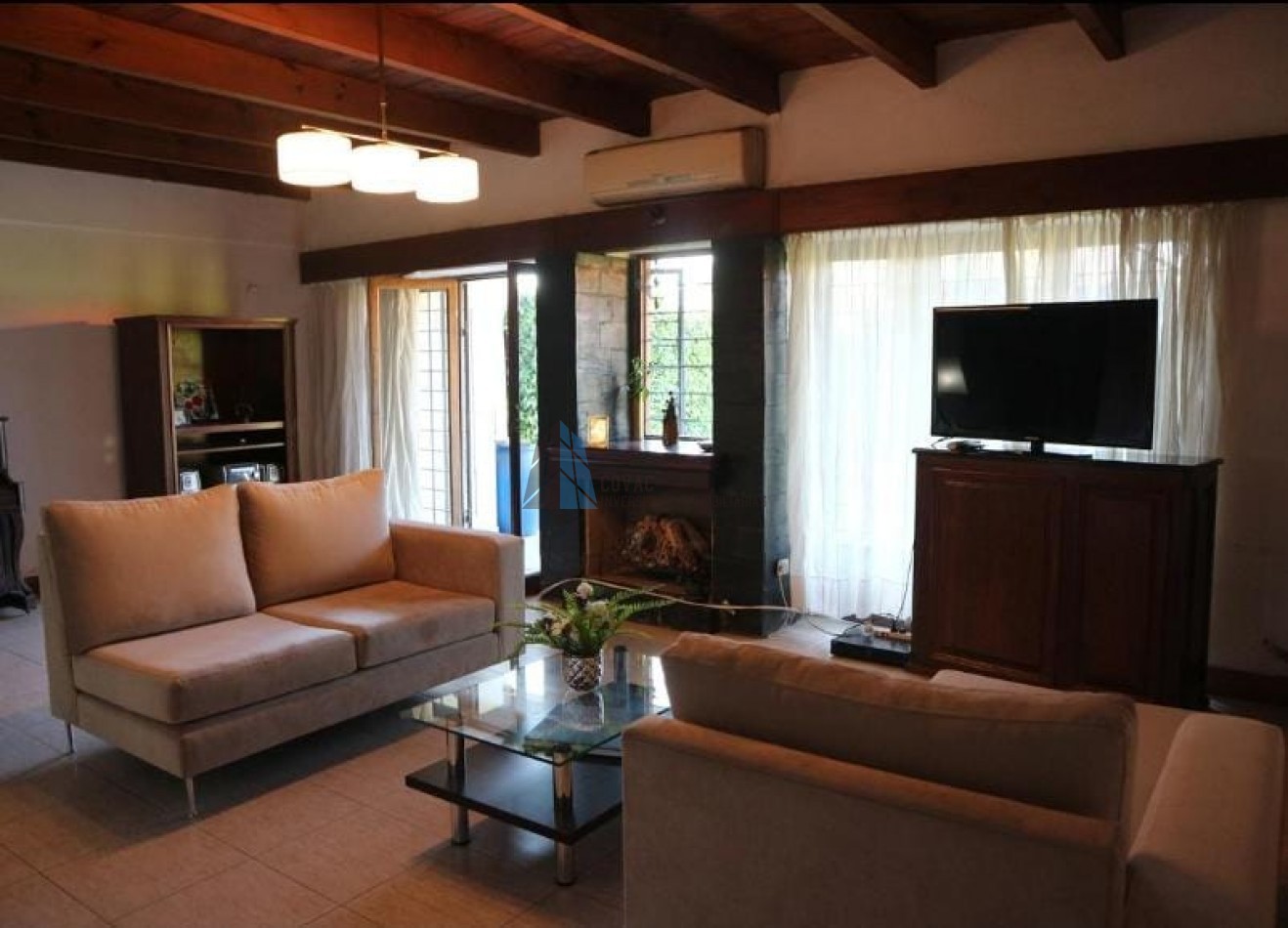 HERMOSA CASA EN BARRIO OBISPO PIEDRABUENA