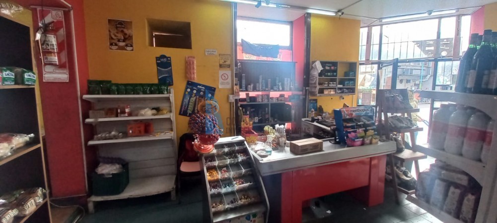 FONDO DE COMERCIO EN IMPORTANTE ESQUINA DE BARRIO NORTE