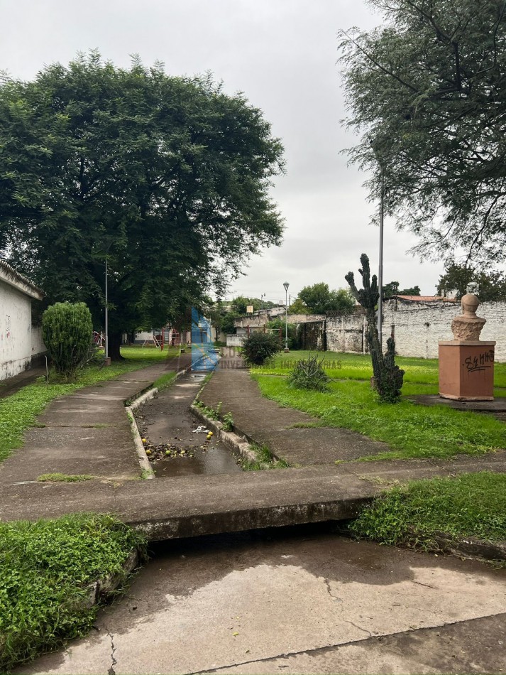 HERMOSA CASA EN BARRIO OBISPO PIEDRABUENA