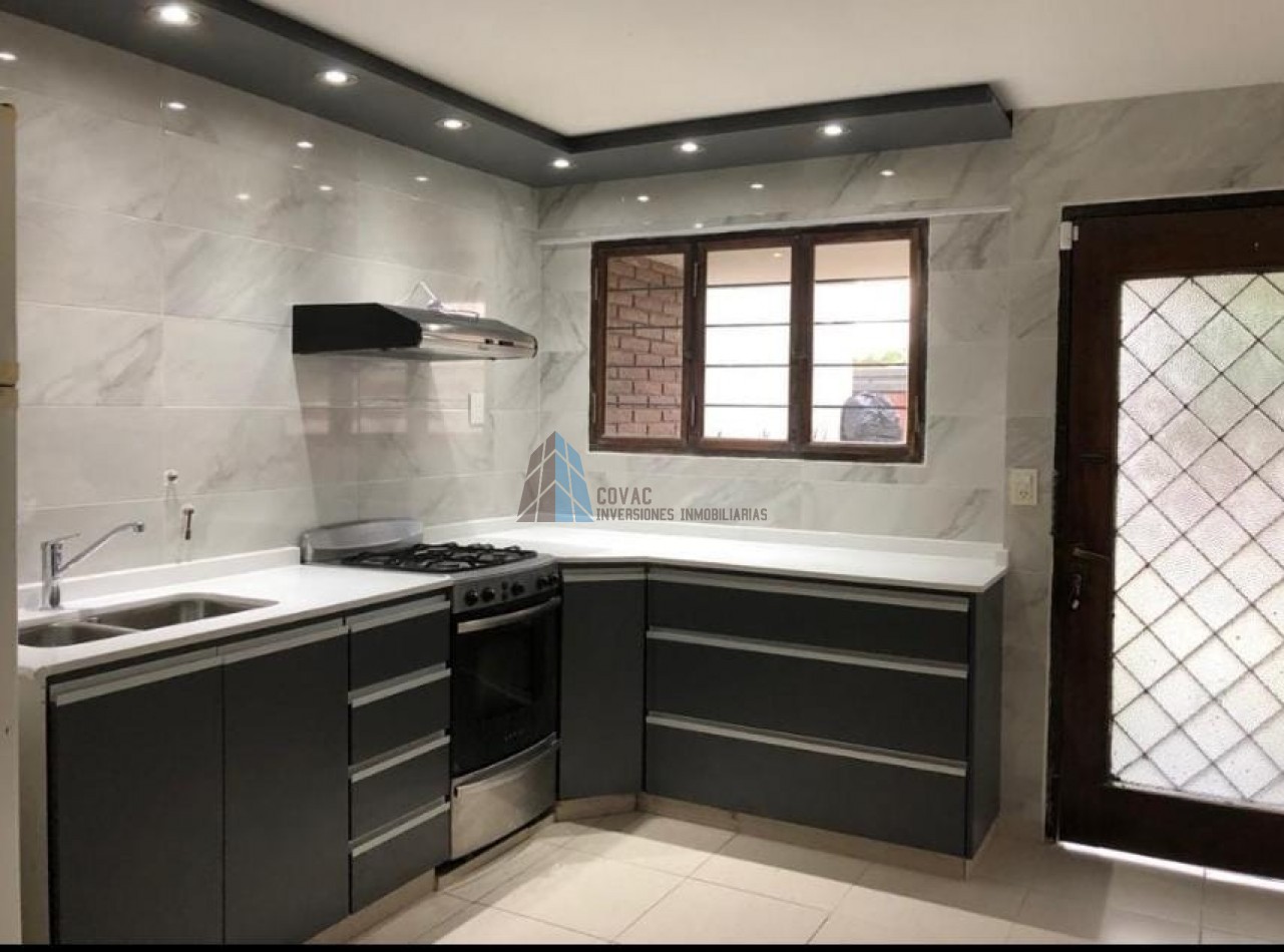 HERMOSA CASA EN BARRIO OBISPO PIEDRABUENA