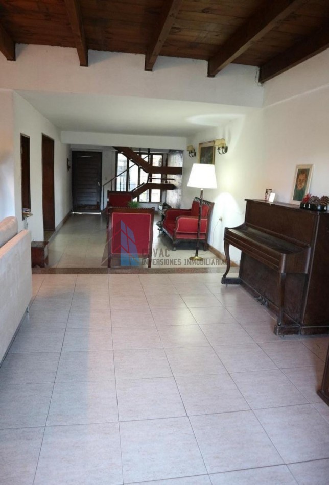 HERMOSA CASA EN BARRIO OBISPO PIEDRABUENA