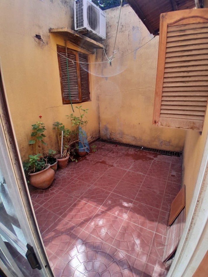AMPLIA CASA EN VENTA 5 DORMITORIOS