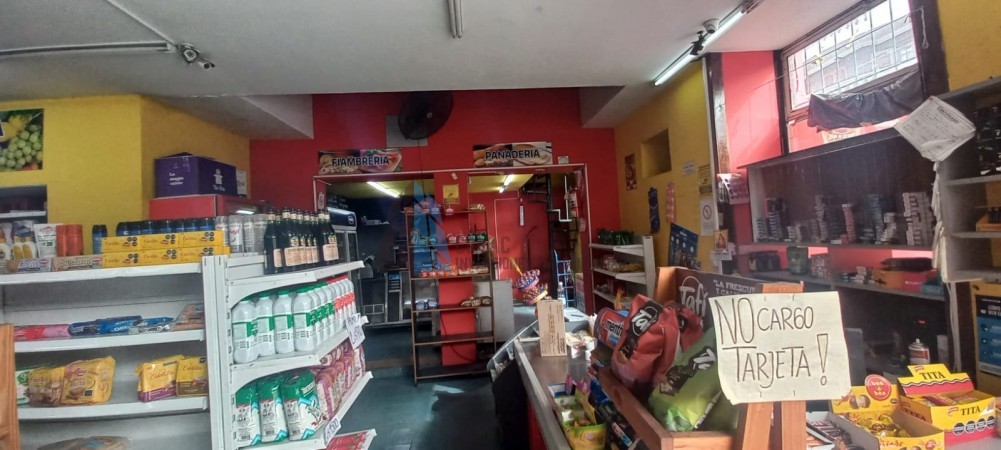 FONDO DE COMERCIO EN IMPORTANTE ESQUINA DE BARRIO NORTE
