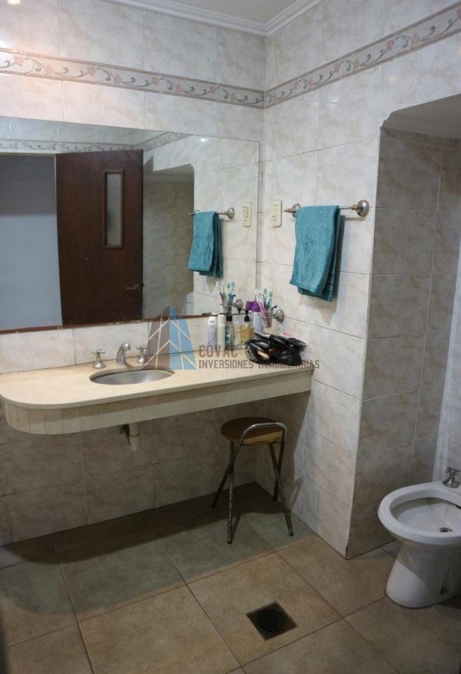 HERMOSA CASA EN BARRIO OBISPO PIEDRABUENA
