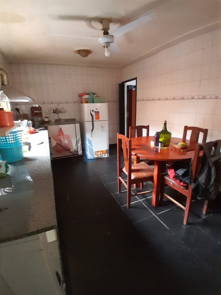 AMPLIA CASA EN VENTA 5 DORMITORIOS