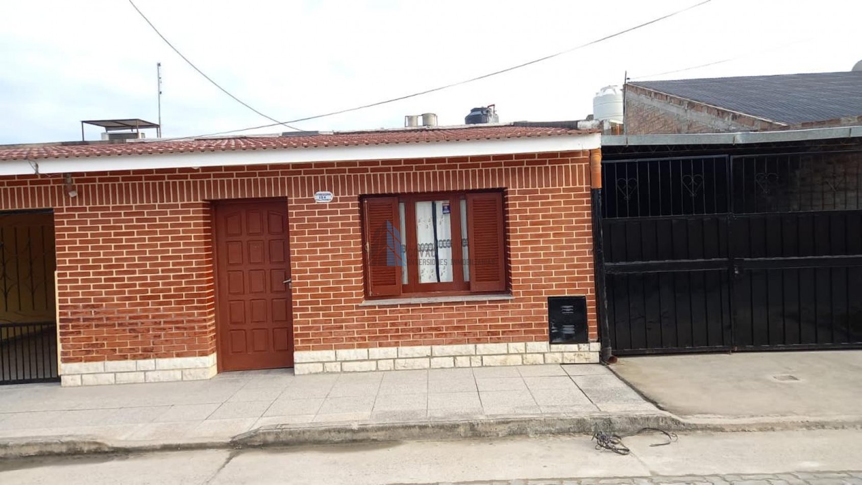 CASA CENTRICA EN TERMAS DE RIO HONDO