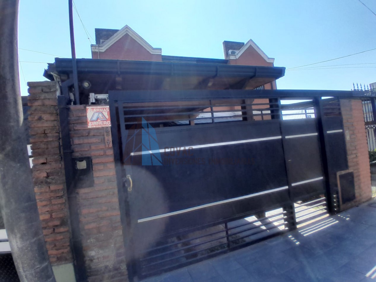 Venta - Duplex 3 Dormitorios con Pileta en Mendoza 4500
