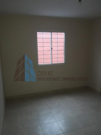 DUPLEX CON RENTA BARRIO KENNEDY