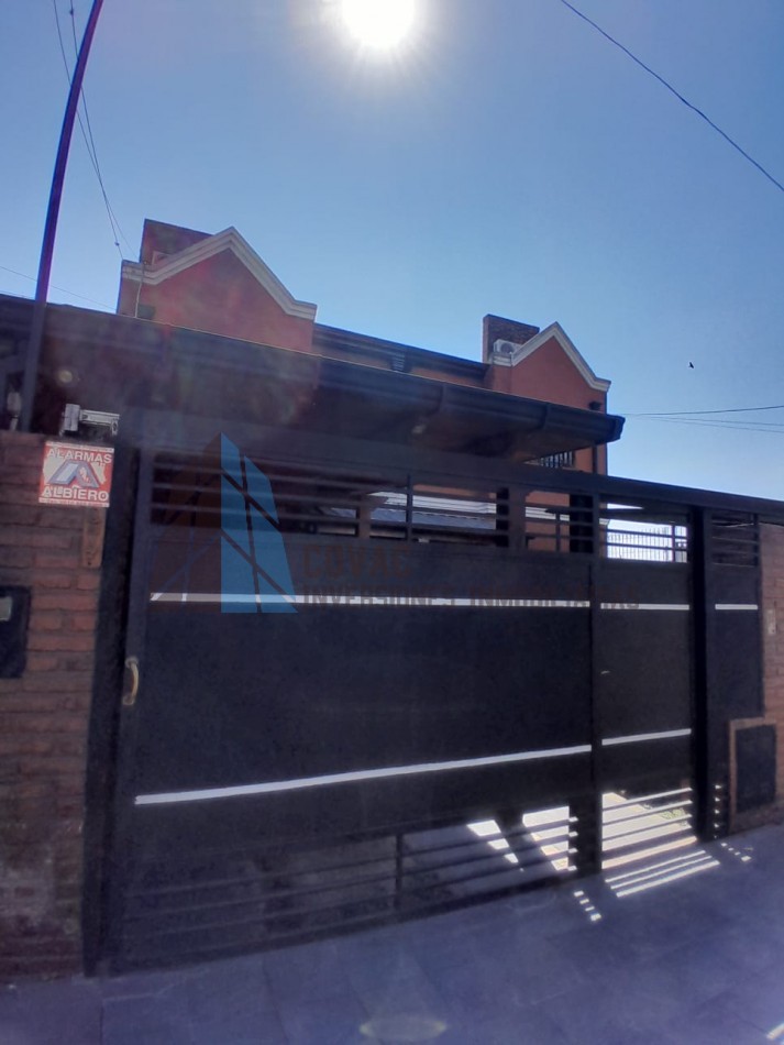 Venta - Duplex 3 Dormitorios con Pileta en Mendoza 4500