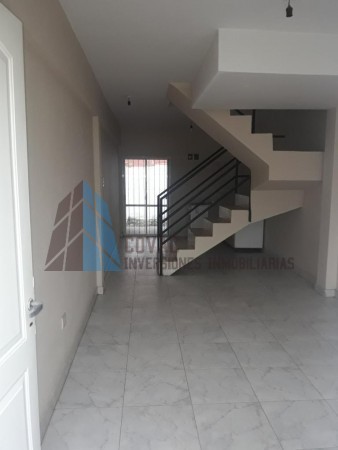 DUPLEX CON RENTA BARRIO KENNEDY