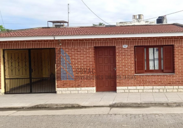 CASA CENTRICA EN TERMAS DE RIO HONDO